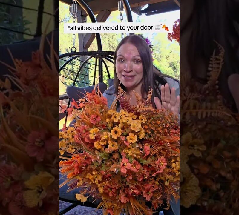Cozy Fall Flower Arrangement for a Warm Autumn Vibe